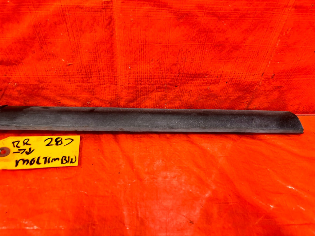 96 00 HONDA CIVIC   HATCHBACK   RIGHT REAR QUARTER PANEL MOLDING OEM 2872