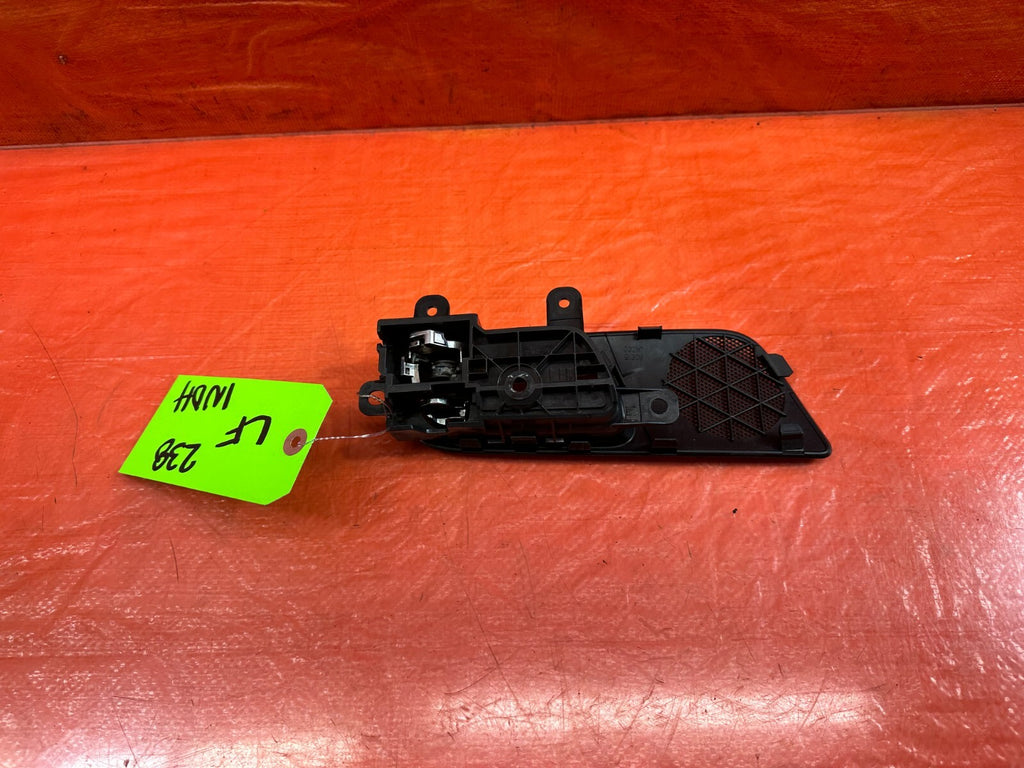 09 13 INFINITI G37 SEDAN DRIVER LEFT FRONT INTERIOR DOOR HANDLE   OEM #2384