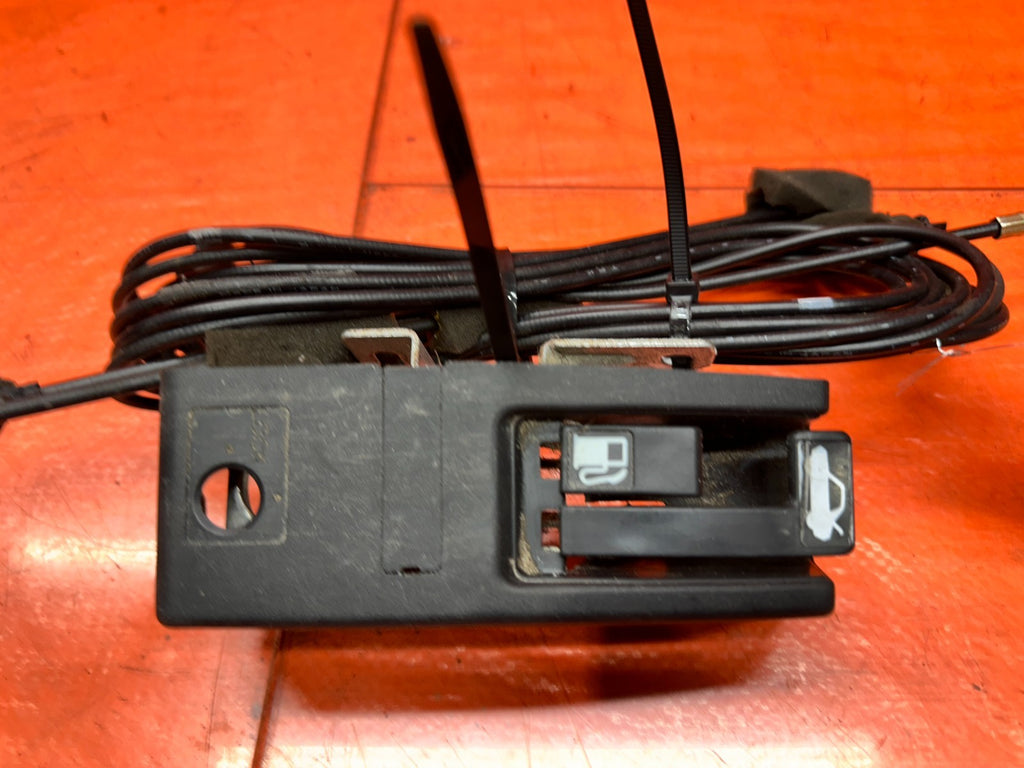 97 01 HONDA PRELUDE 2.2L GAS TRUNK FUEL DOOR PULL RELEASE CABLE LEVER OEM #33610