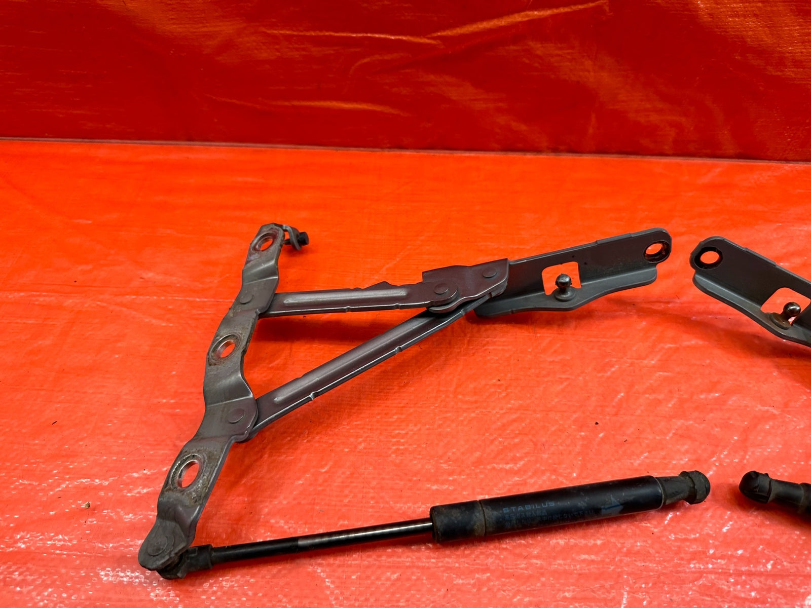 08 15 INFINITI G37 Q60 COUPE   LEFT AND RIGHT TRUNK HINGES   OEM #1909