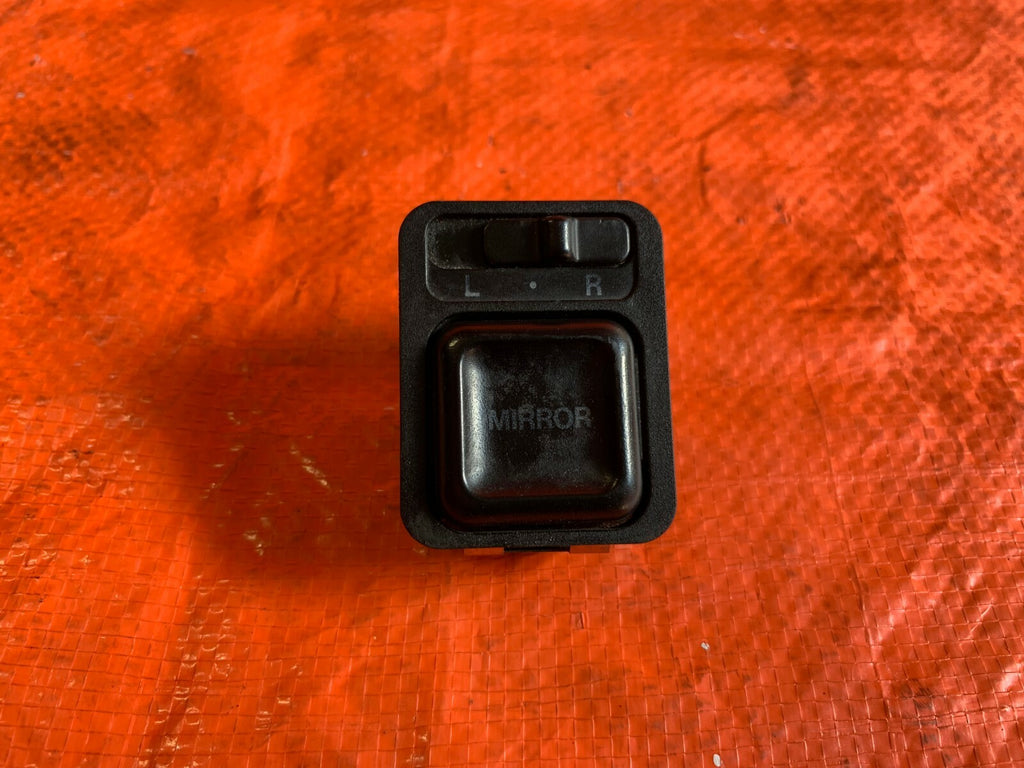 1997 97 ACURA INTEGRA LS SEDAN   POWER MIRROR SWITCH   BLACK IN COLOR3