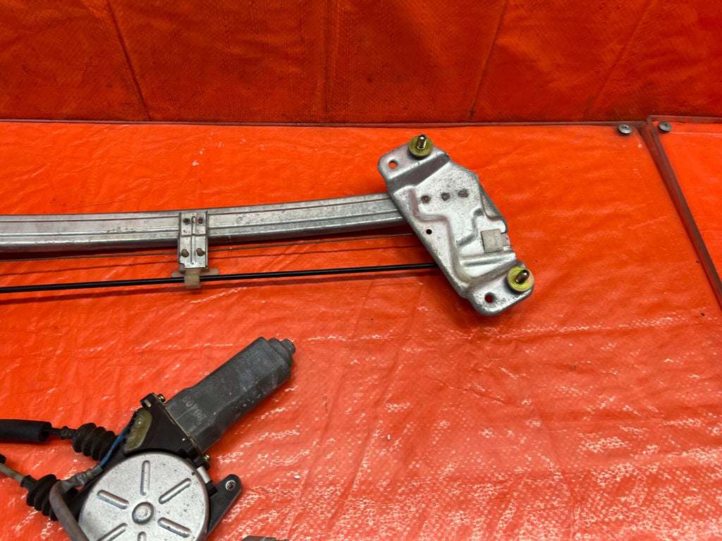 94 01 ACURA INTEGRA SEDAN PASSENGER RIGHT FRONT WINDOW REGULATOR MOTOR OEM #1597