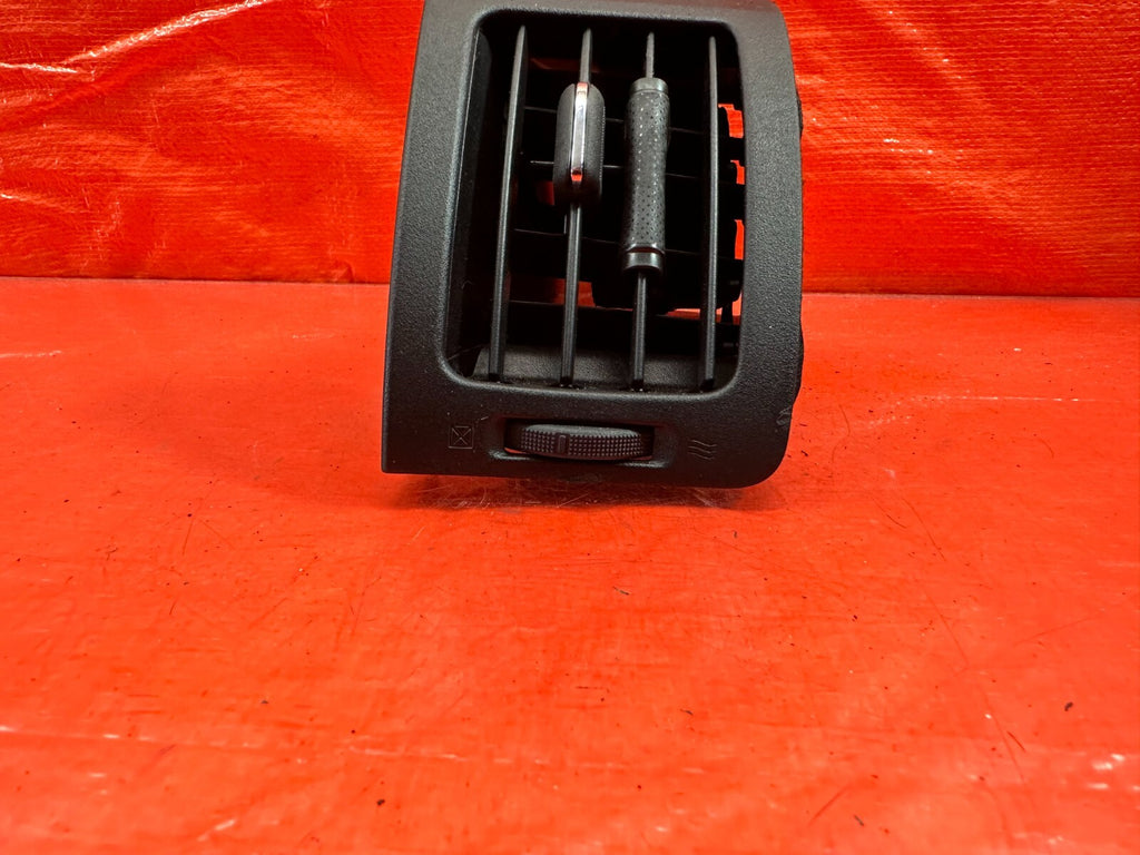 08 13 INFINITI G37 COUPE 2D DRIVER LEFT AC AIR CONDITIONING VENT L LH   OEM #1884