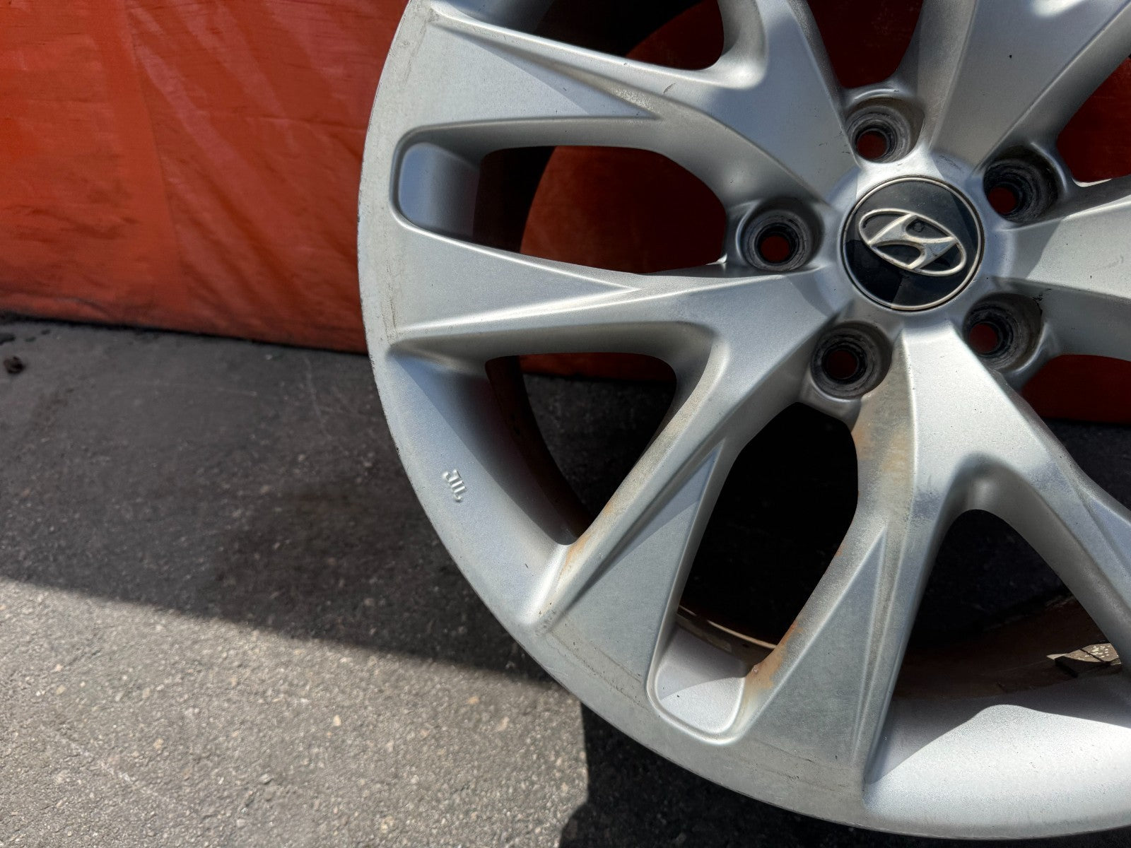 13 16 HYUNDAI GENESIS COUPE  REAR WHEEL RIM 18x8.5 +32   OEM FACTORY #326 36