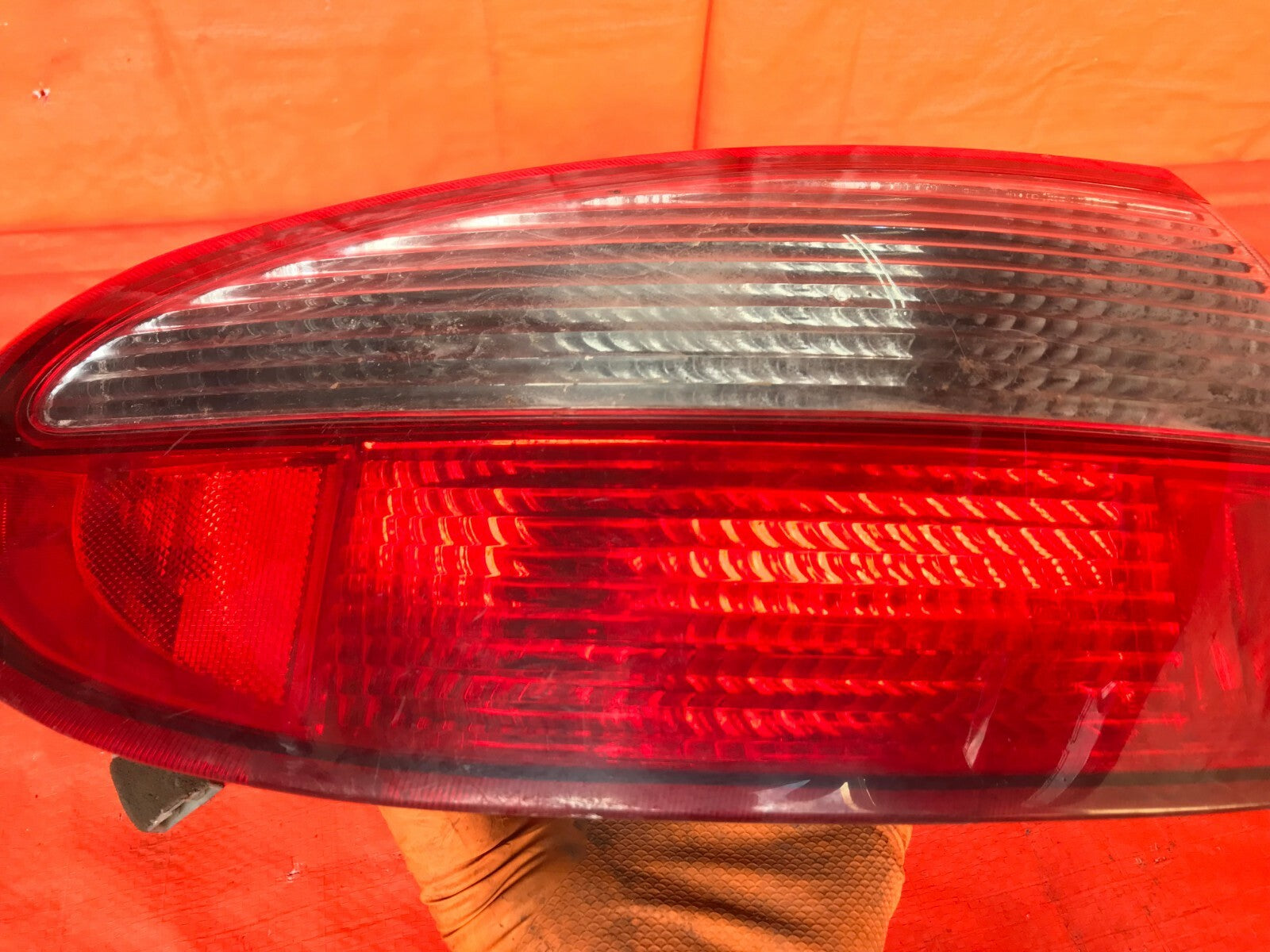 OEM 2000 2001 2002 DAEWOO LANOS   HATCHBACK   DRIVER LEFT TAIL LIGHT LAMP 00 022