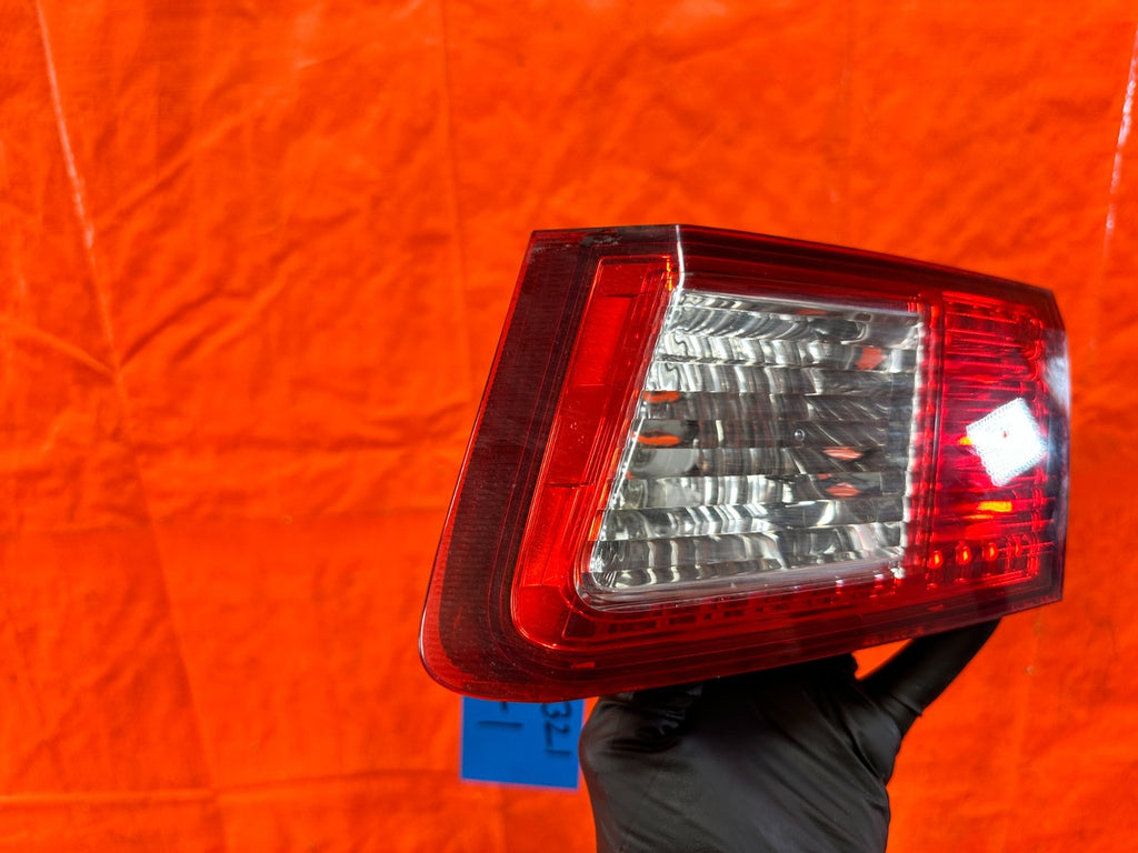 09 10 ACURA TSX   DRIVER LEFT INNER TAIL LIGHT LAMP   OEM FACTORY OE #3213