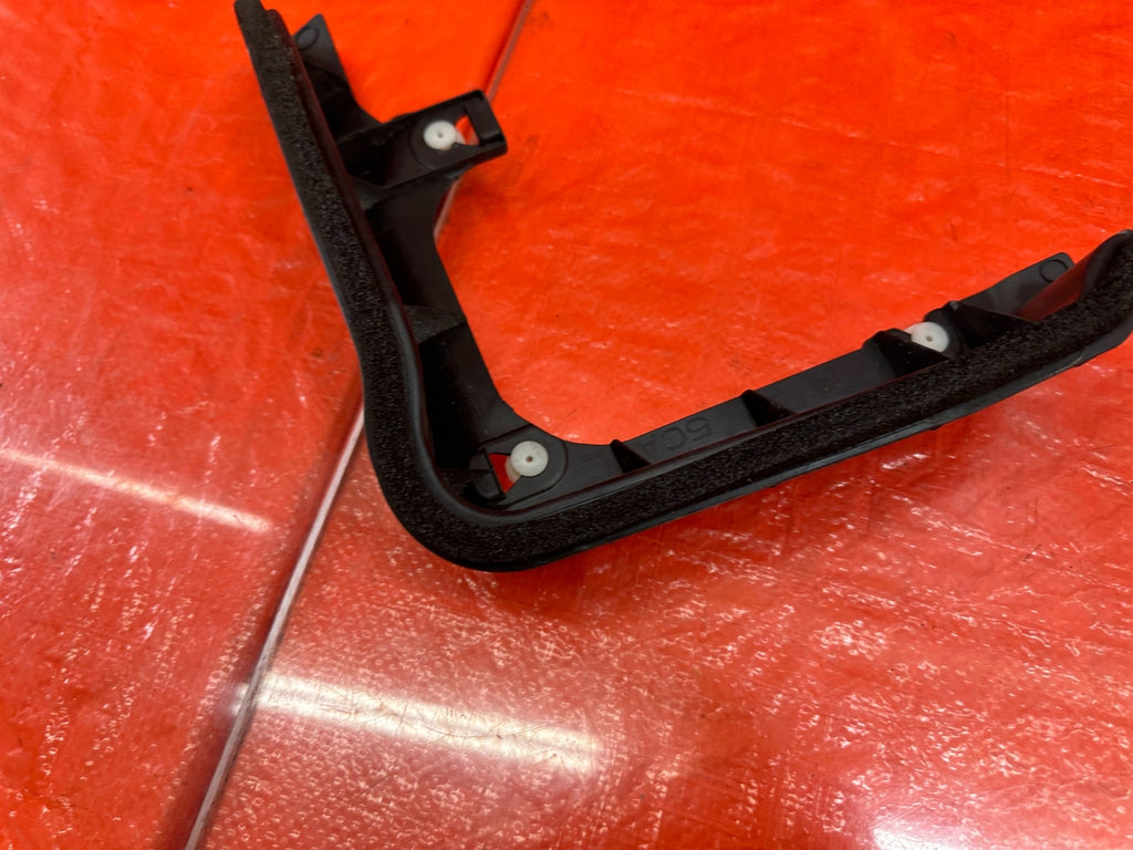 2018 18 INFINITI Q60 RED SPORT   PLASTIC FENDER BRACKET   LK40 5651   OEM #2005