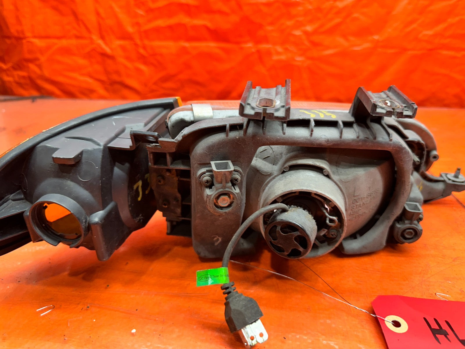 92 95 HONDA CIVIC 2D 3D   HEADLIGHTS LAMPS W/ CORNER LAMPS STANLEY   OEM #33315