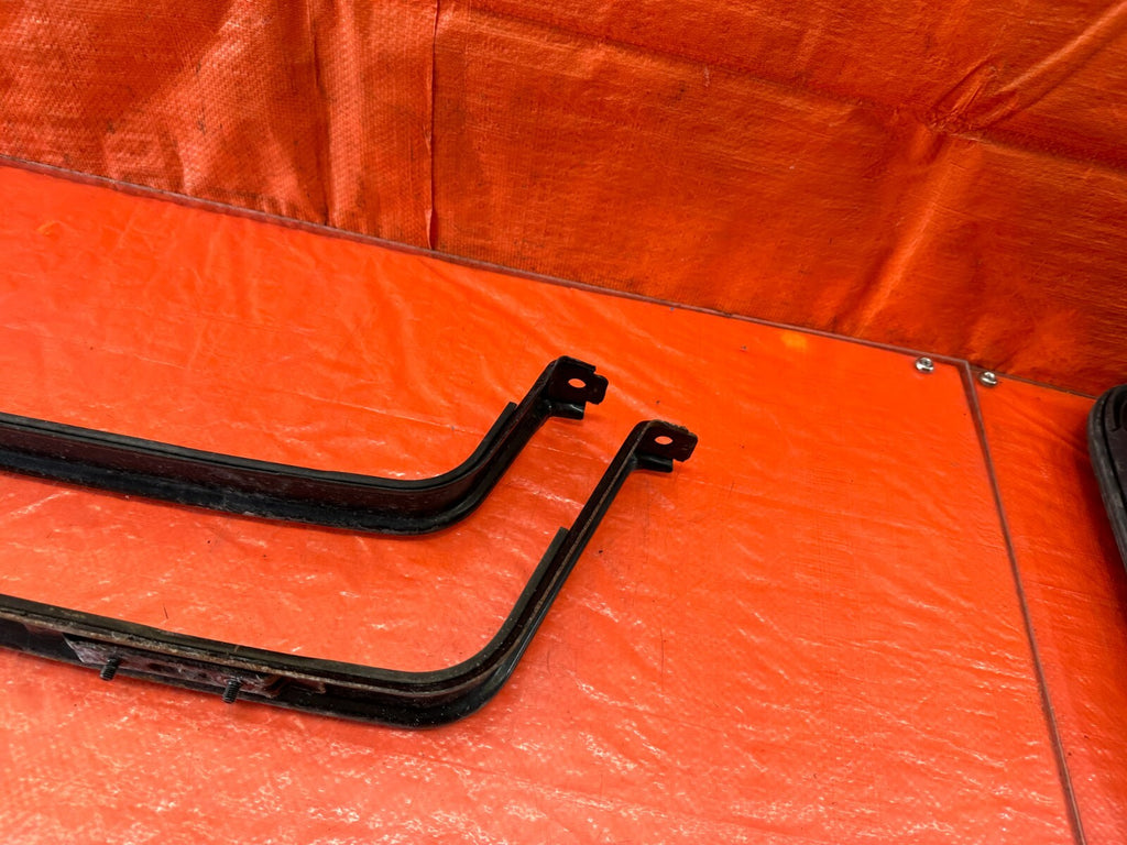 09 10 ACURA TSX   GAS GASOLINE FUEL TANK MOUNTING STRAPS BAND SET   OEM #2341
