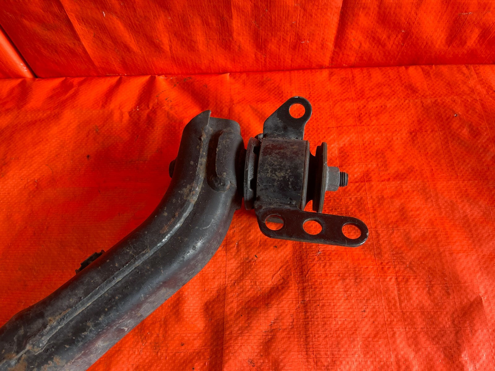 05 10 SCION TC   PASSENGER RIGHT   REAR   LOWER CONTROL ARM   48710 21030   OEM3