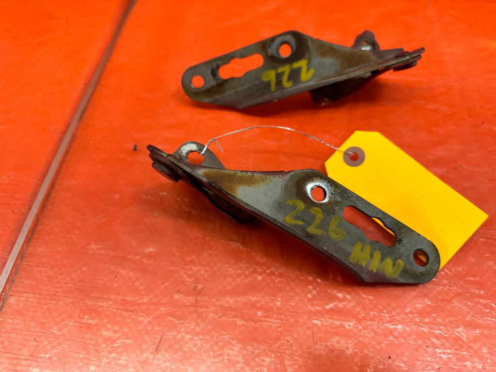 94 01 ACURA INTEGRA   HOOD HINGE SET   LEFT AND RIGHT HINGES   OEM #2262