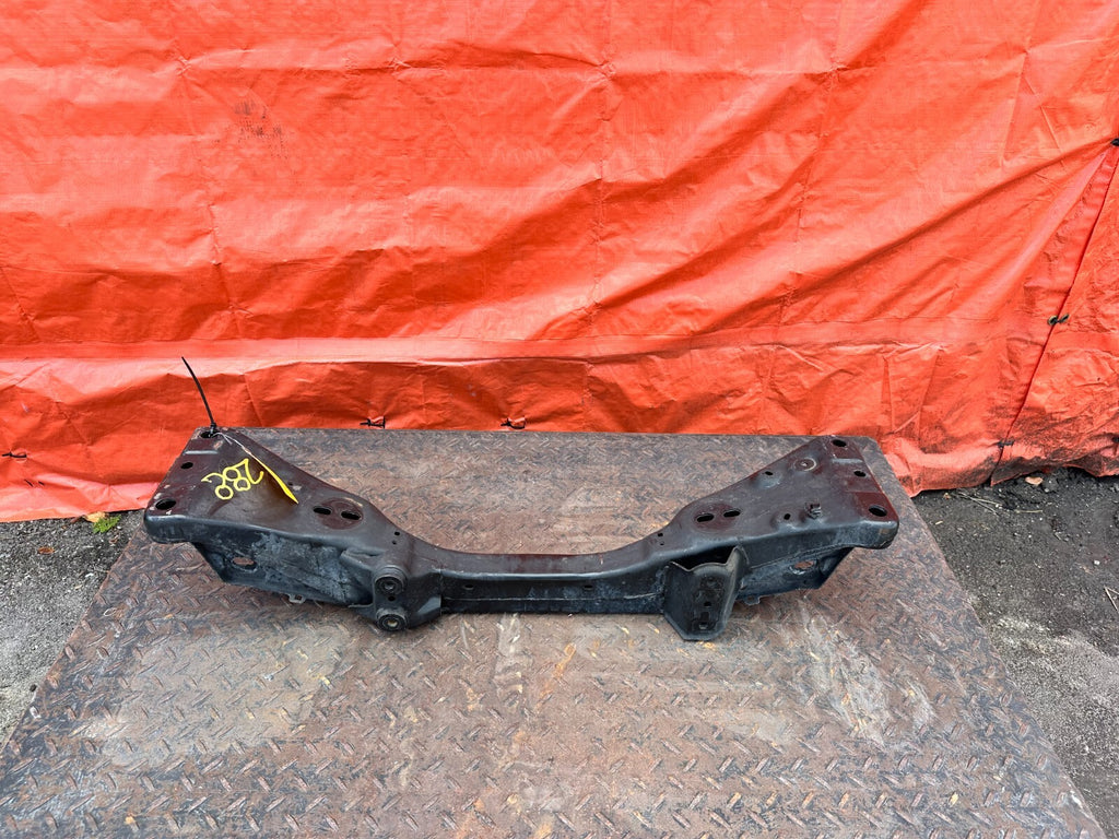 02 10 LEXUS SC430   FRONT SUBFRAME CROSSMEMBER SUB FRAME ENGINE CRADLE OEM 2880