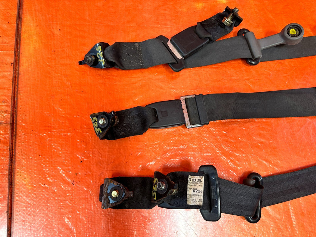90 91 HONDA CIVIC HATCH   REAR SEAT BELT SET   LEFT & RIGHT SEAT BELTS OEM 32510