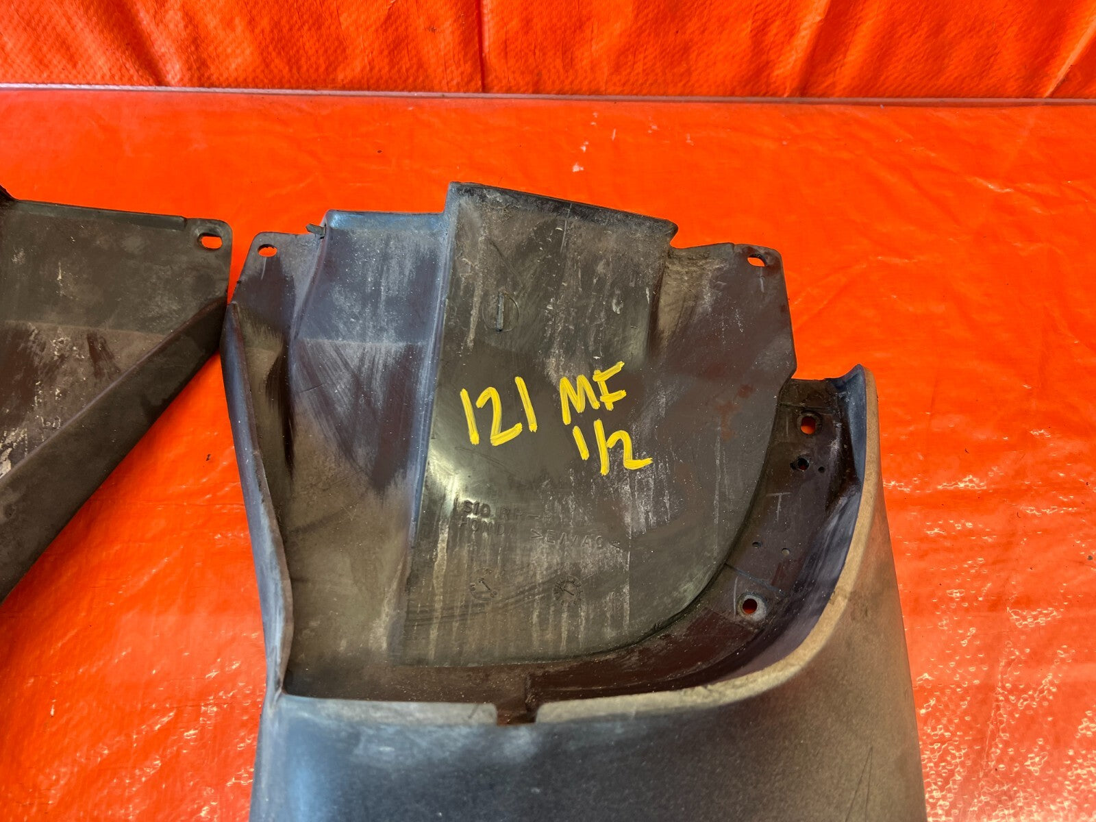 97 01 HONDA CR V CRV   REAR   LEFT & RIGHT   MUD FLAP SET FLAPS OEM FACTORY #1216