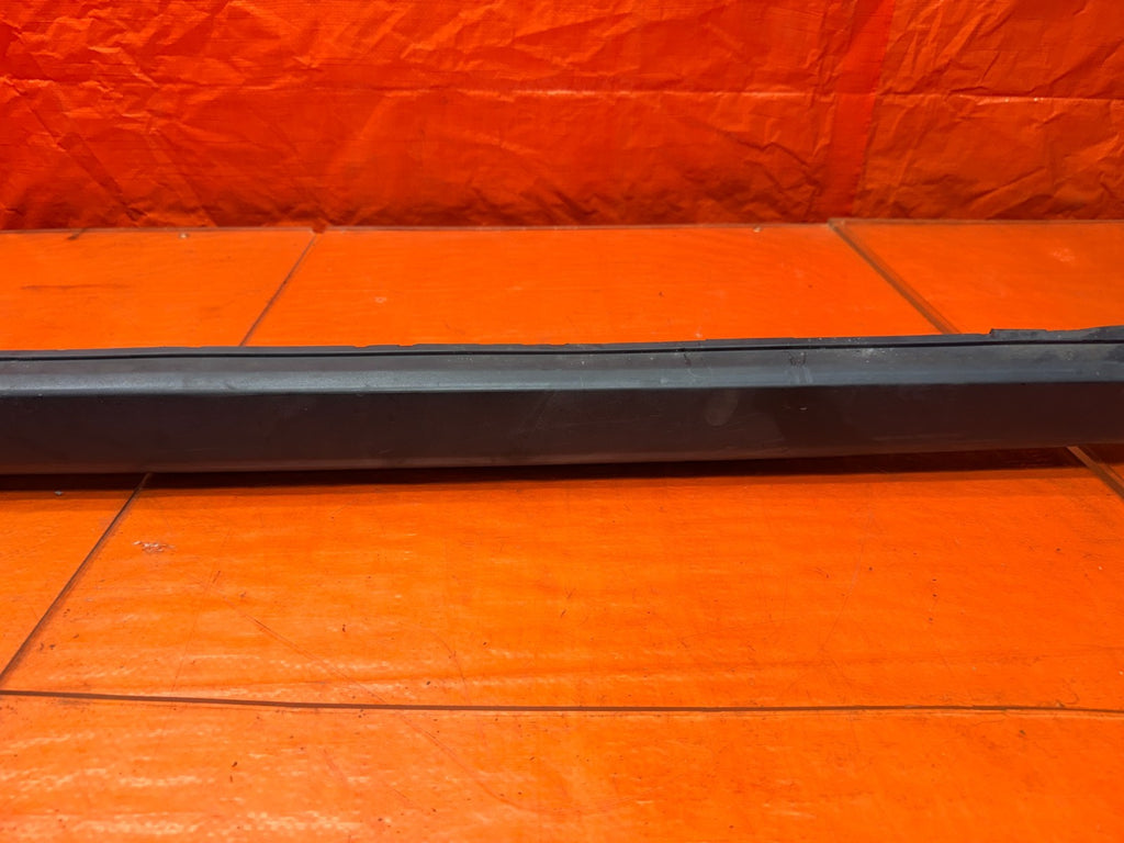 97 01 HONDA PRELUDE 2.2L PASSENGER RIGHT SIDE SKIRT ROCKER PANEL MOLDING #3367