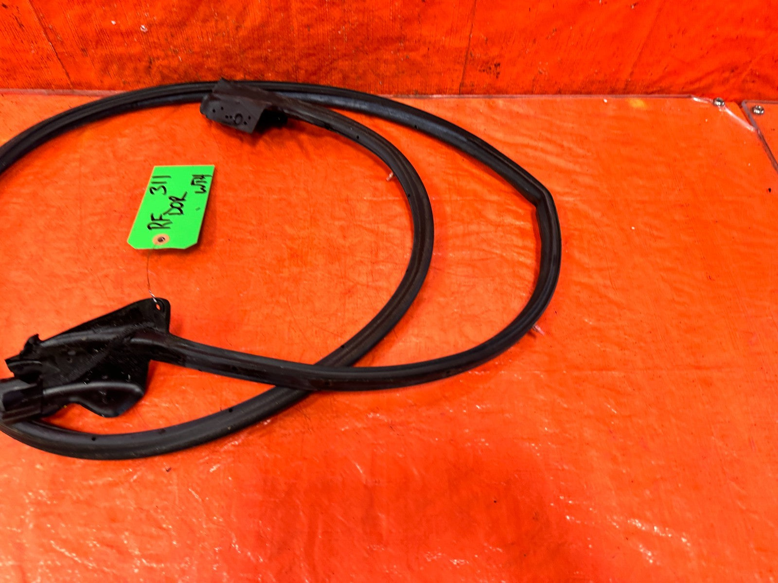 08 15 INFINITI G37 & Q60 2D COUPE RIGHT DOOR MOUNTED WEATHER STRIP OEM 3111