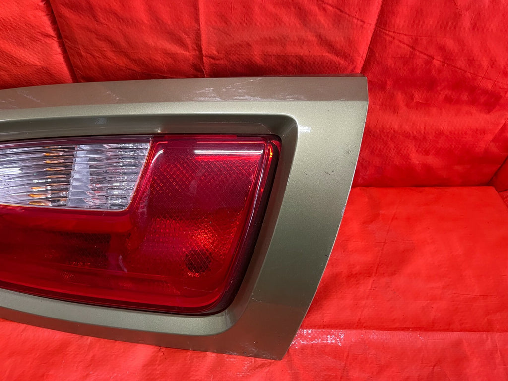 12 13 KIA SOUL   NON LED HALOGEN MODEL   DRIVER LEFT TAIL LIGHT LAMP   GREEN OEM4