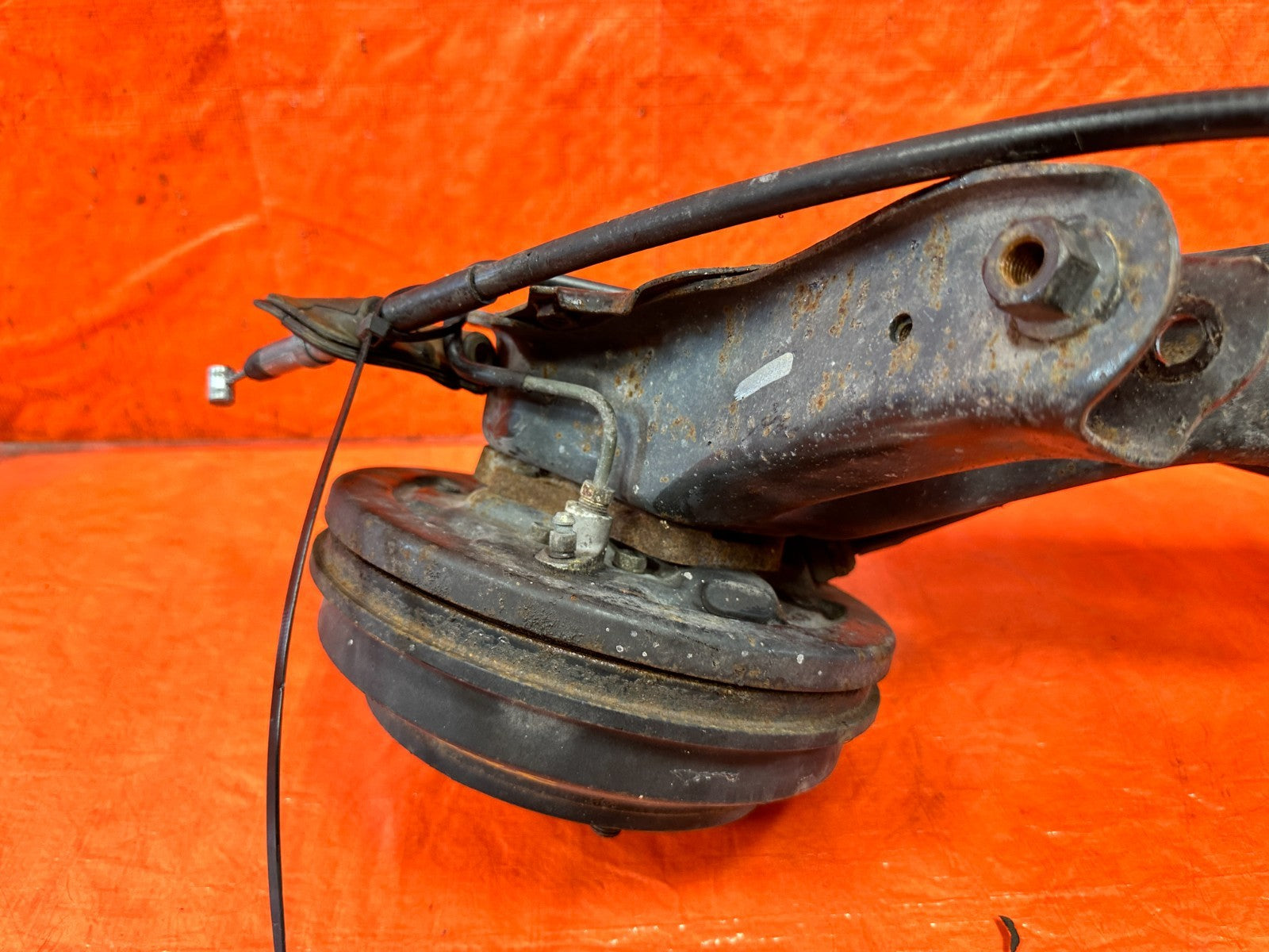 90 91 HONDA CIVIC HATCHBACK   PASSENGER RIGHT REAR TRAILING ARM LOWER ARM   32513
