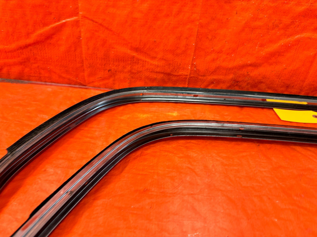 93 97 HONDA DEL SOL   TARGA TOP WEATHER STRIP WINDSHIELD TRIM   OEM #2958