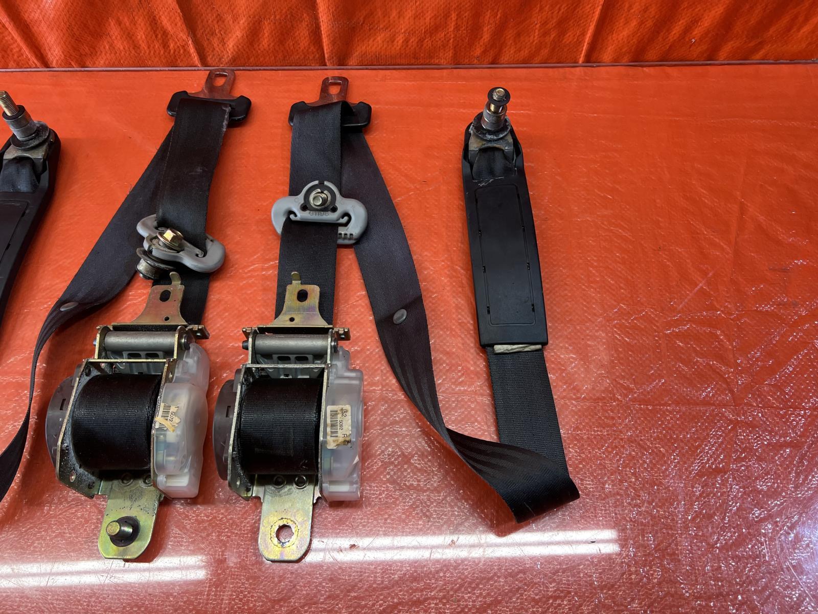96 00 HONDA CIVIC   HATCHBACK   FRONT SEAT BELT SET LEFT & RIGHT SEAT BELTS OEM 4