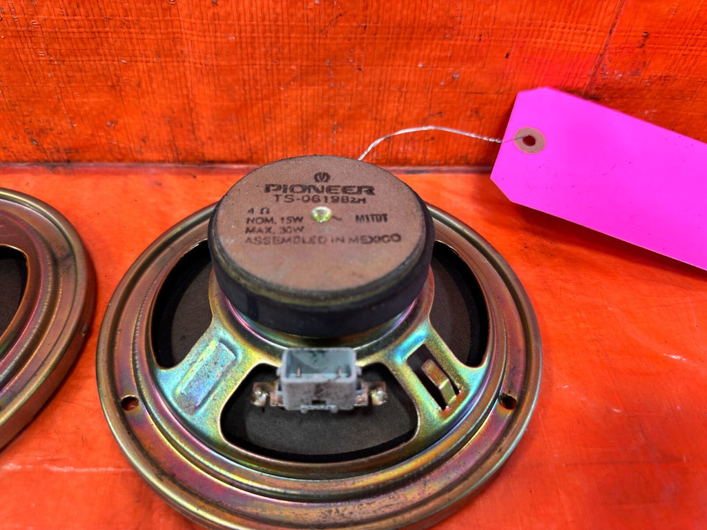 96 00 HONDA CIVIC   PIONEER BRAND   LEFT AND RIGHT TS 06198   SPEAKERS OEM 2972