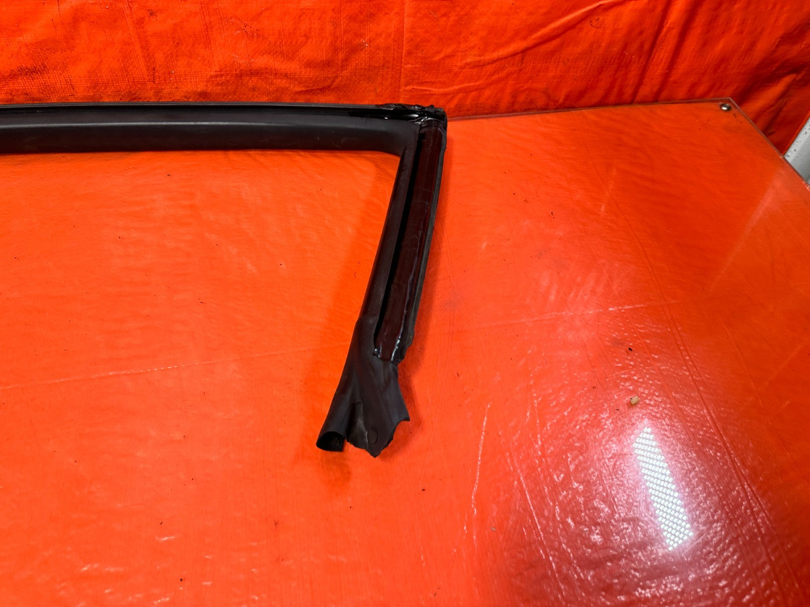 10 16 HYUNDAI GENESIS COUPE   DRIVER LEFT DOOR UPPER WEATHER STRIP SEAL OEM #3261