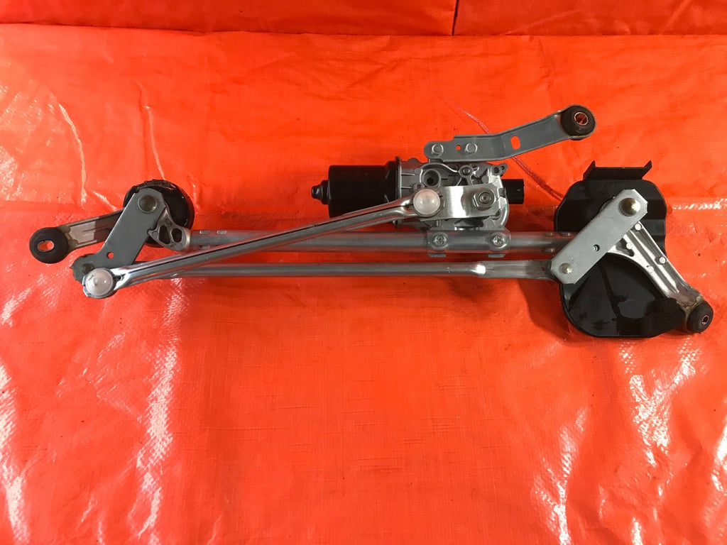 OEM 2017 17 INFINITI Q60 AWD 3.0L TT   WINDSHIELD WIPER LINKAGE W/ MOTOR 4