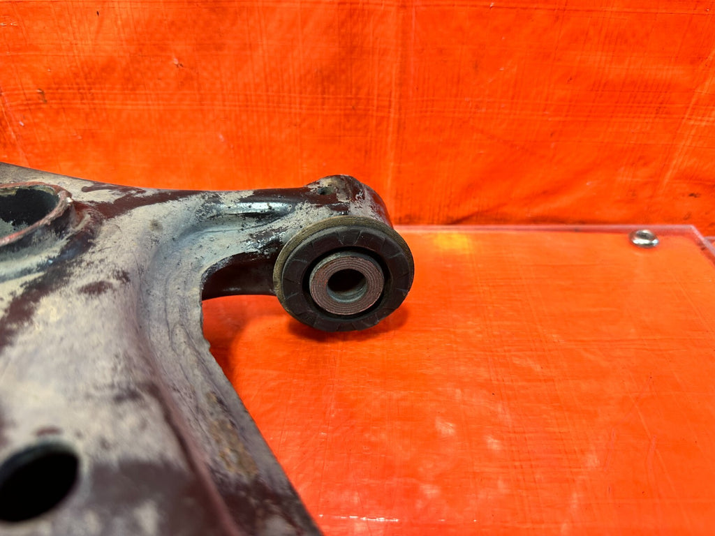 99 00 HONDA CIVIC SI EM1   LEFT AND RIGHT FRONT LOWER CONTROL ARMS   OEM #28512