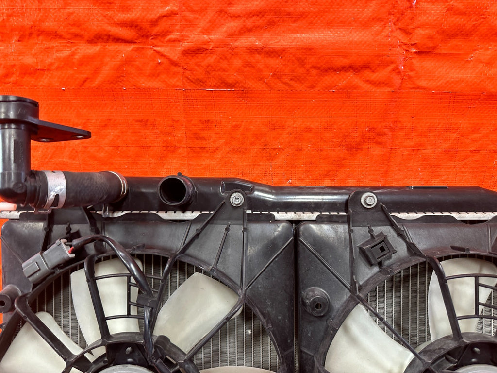 06 11 HONDA CIVIC SI   K20Z3 6 SPEED MANUAL RADIATOR ASSEMBLY   OEM FACTORY #3079