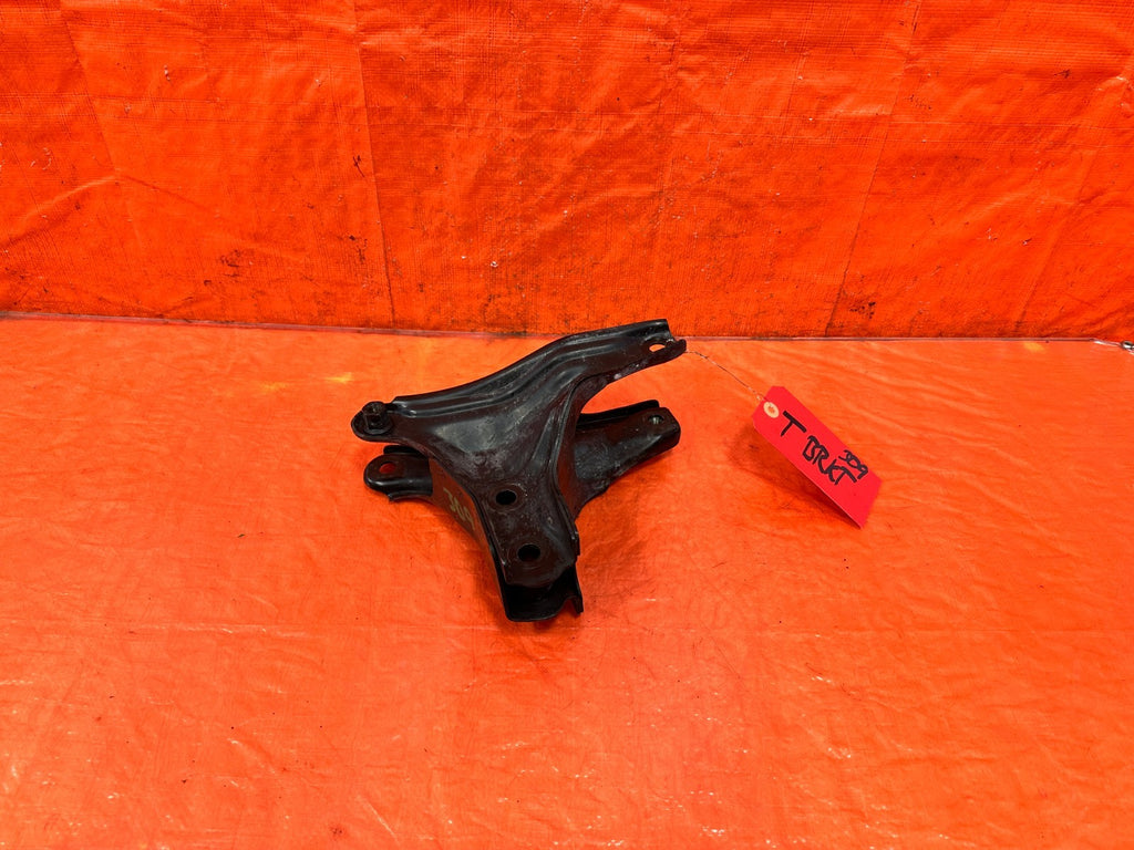 94 01 ACURA INTEGRA   AUTOMATIC   REAR TRANSMISSION BRACKET   OEM #3090