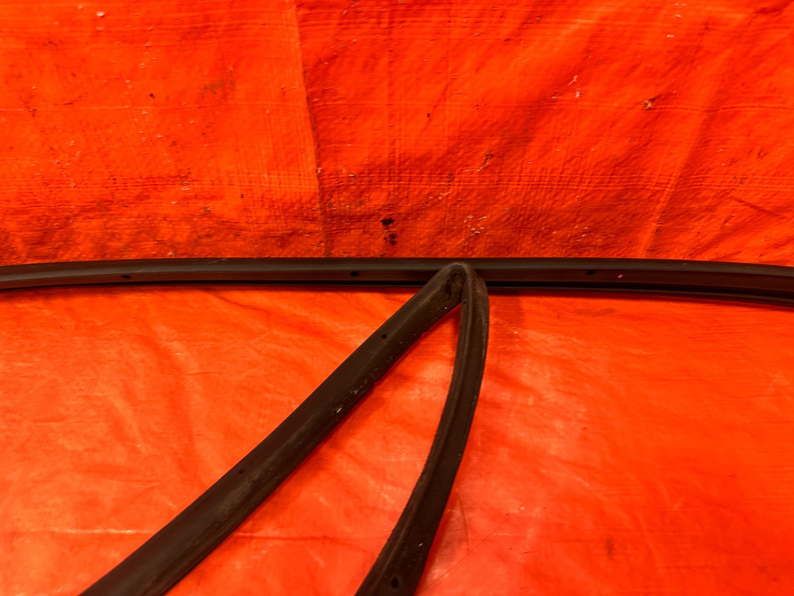 04 08 ACURA TSX   DRIVER LEFT REAR DOOR WEATHER STRIP TRIM SEAL GASKET OEM 3044