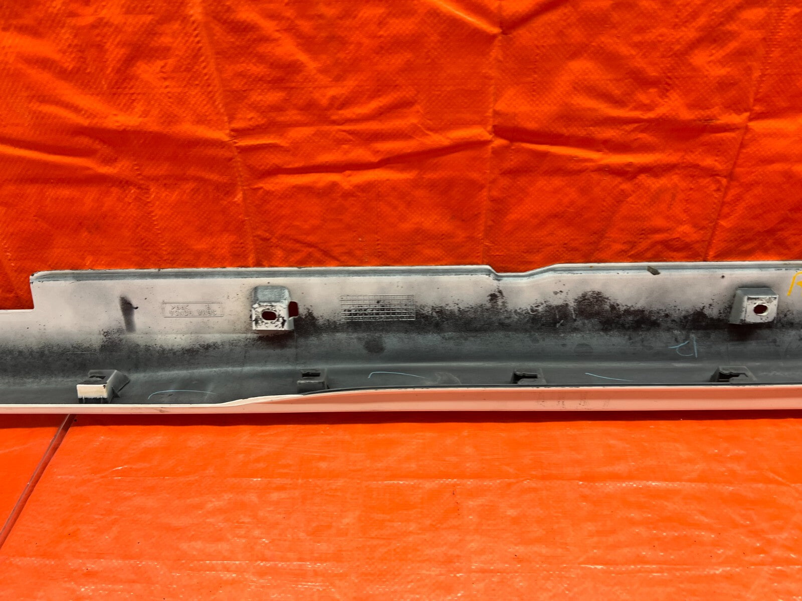 02 04 ACURA RSX   SIDE SKIRT ROCKER MOLDING TRIM   RIGHT SIDE   OEM FACTORY #13311