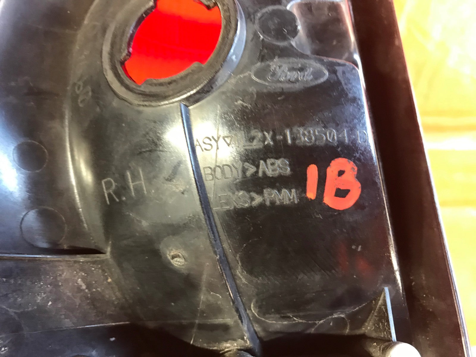 OEM 2001 01 FORD EXPLORER 2 DOOR PASSENGER RIGHT TAIL LIGHT LAMP 1L2X 138504 D 7