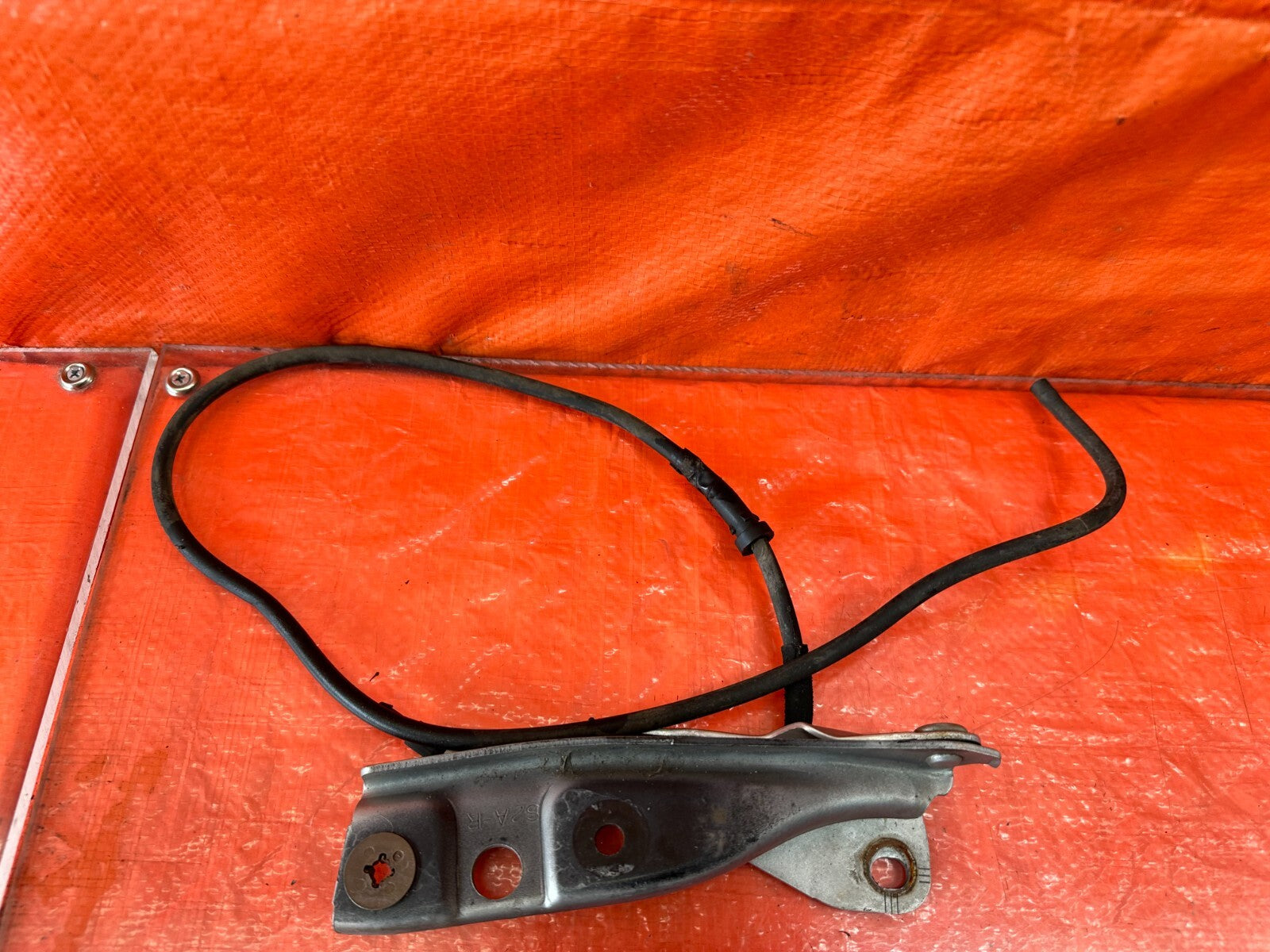 00 09 HONDA S2000   LEFT & RIGHT HOOD HINGES   W/ WIPER LINE   OEM FACTORY #2245
