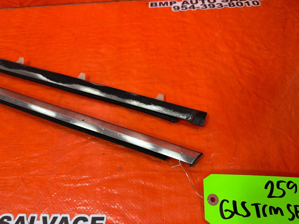 97 01 HONDA PRELUDE   EXTERIOR DOOR WINDOW GLASS TRIM SET LEFT RIGHT   OEM #2595