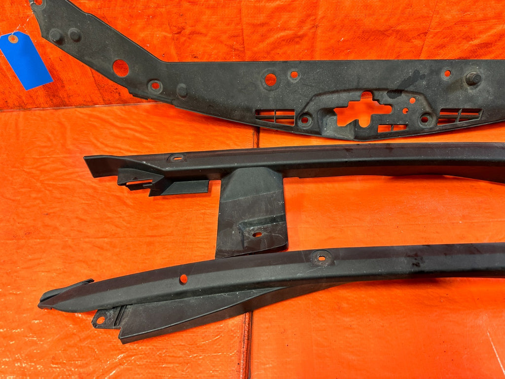 09 14 ACURA TSX   FENDER TRIM SET   LEFT RIGHT RADIATOR SUPPORT PLASTICS OEM 3218