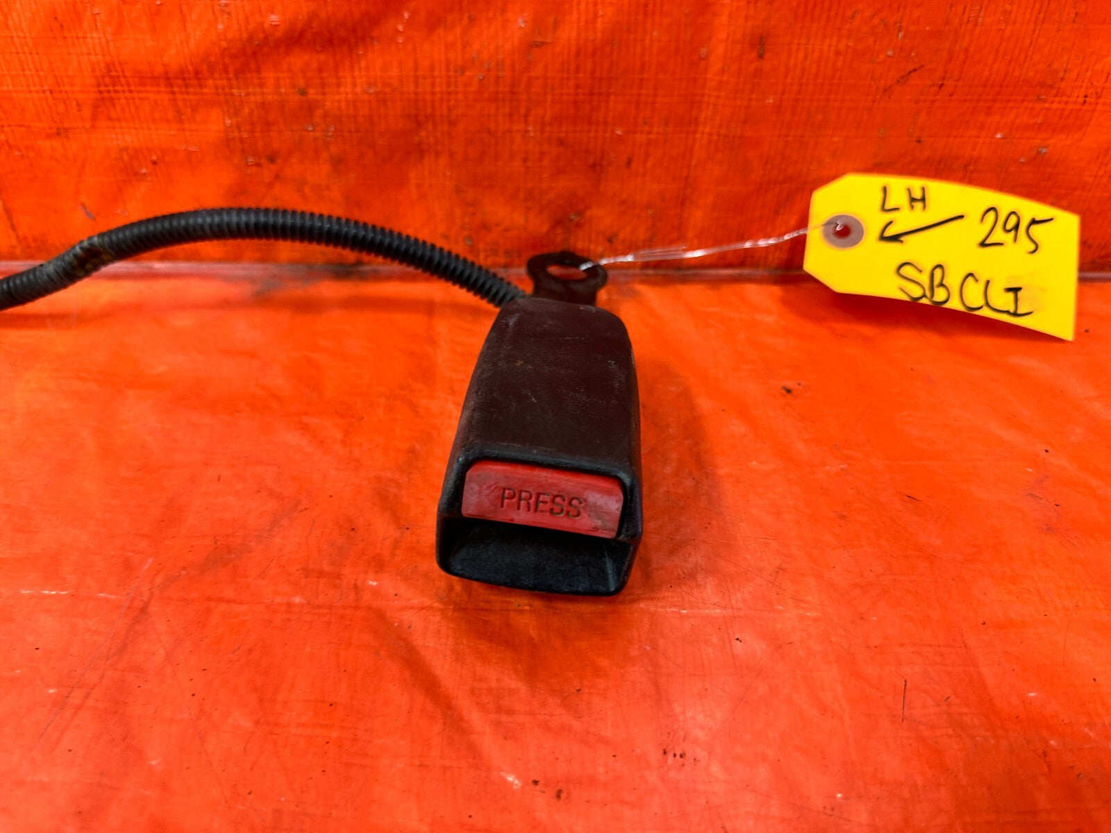 93 97 HONDA DEL SOL   SEAT BELT BUCKLE CLIP   DRIVER LEFT FRONT   OEM #2951