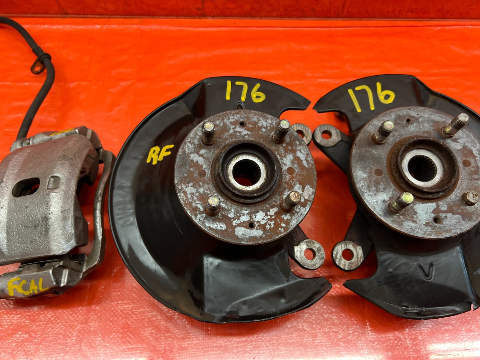 EP3 HONDA CIVIC SI   4x100 FRONT SPINDLE KNUCKLE CONVERSION   LEFT RIGHT OEM 17614