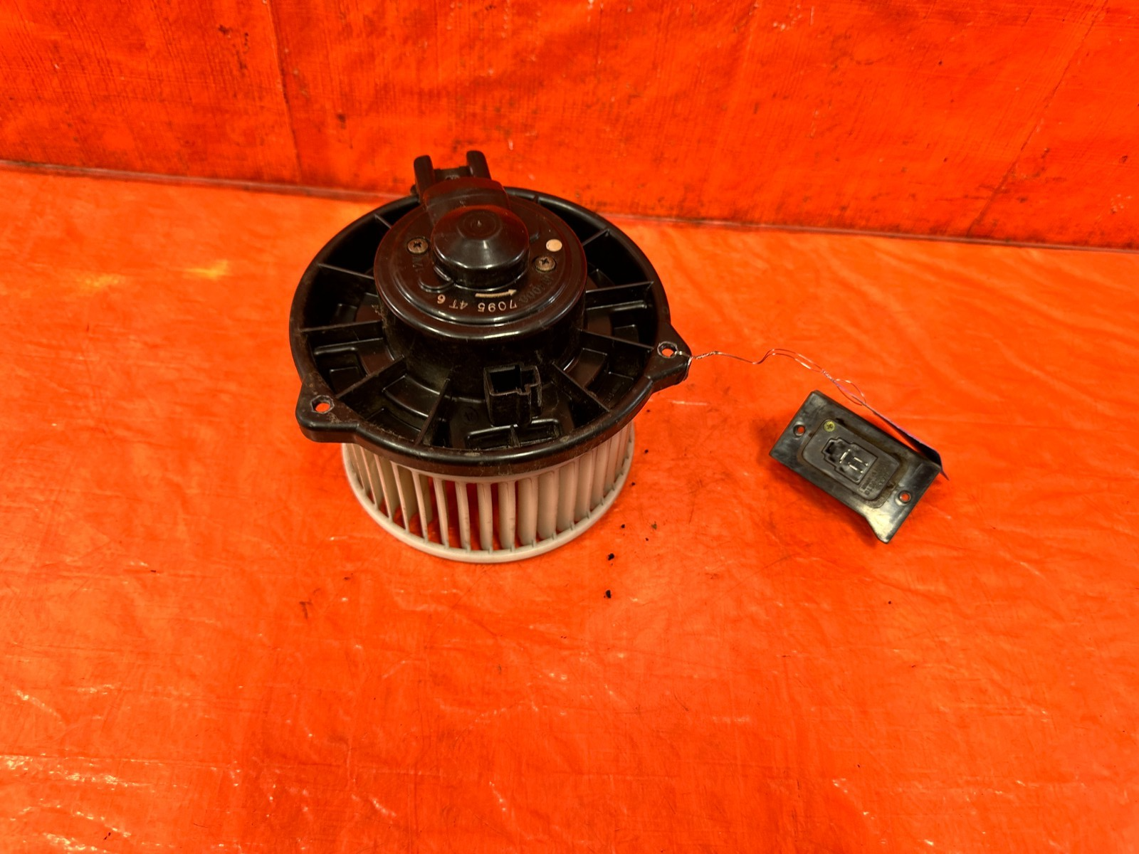 97 01 HONDA CR V CRV   AC BLOWER MOTOR W/ RESISTOR & RELAY   OEM FACTORY 3012