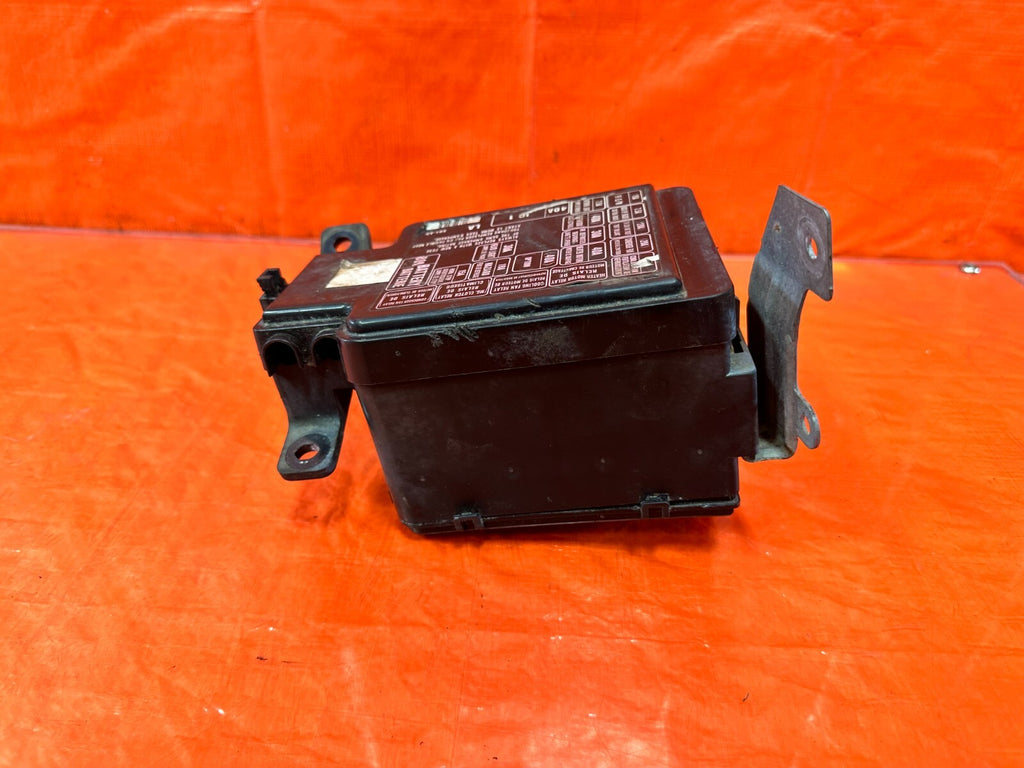 94 97 ACURA INTEGRA   EXTERIOR ENGINE BAY FUSE BOX PANEL   OEM FACTORY OE #2745