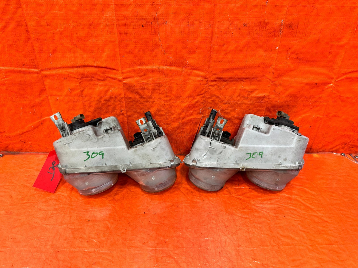 94-97 ACURA INTEGRA HEADLIGHTS HEADLAMPS - LEFT AND RIGHT HEADLIGHT SET OEM 30915