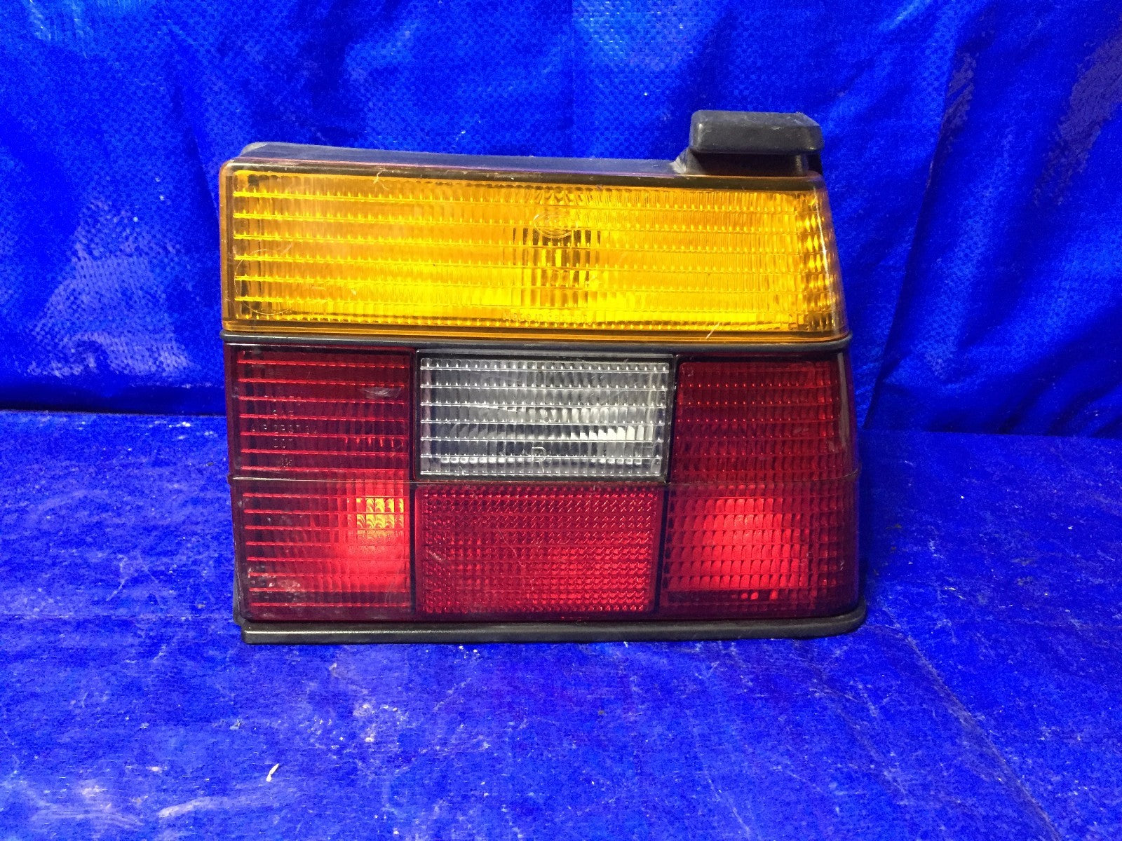 OEM 1984 1985 1986 1987 88 VOLKSWAGEN JETTA PASSENGER RIGHT TAIL LIGHT 1659451120