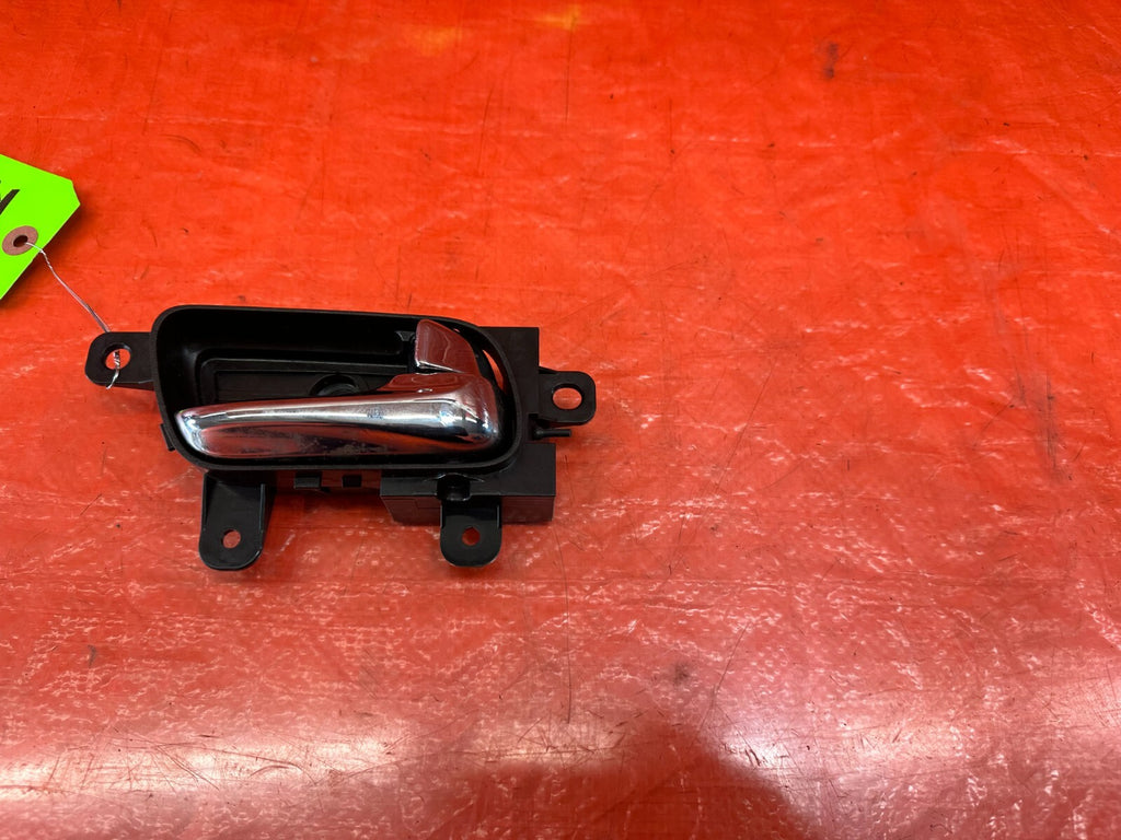 09 13 INFINITI G37 SEDAN PASSENGER RIGHT REAR INTERIOR DOOR HANDLE   OEM #2381
