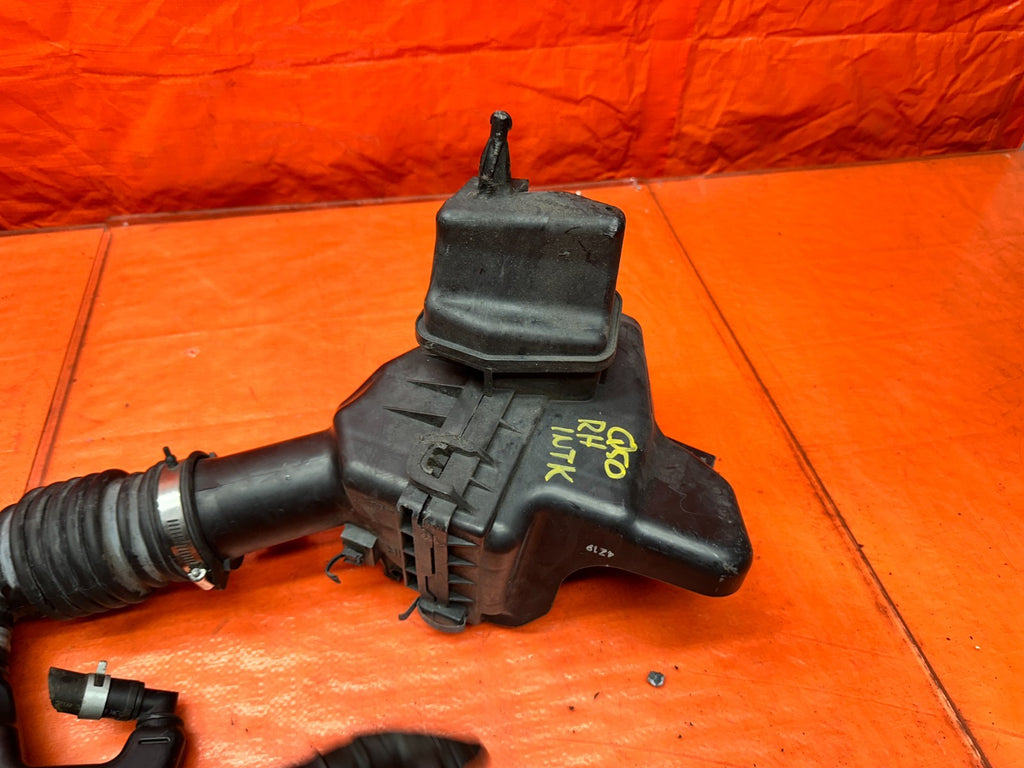 14-15 INFINITI Q50 4D 3.7L VQ37VHR RIGHT PASSENGER AIR INTAKE BOX TUBE OEM #Q5013