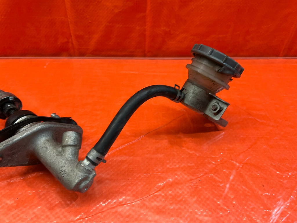 94 01 ACURA INTEGRA   CLUTCH MASTER CYLINDER W/ LINE & TANK   OEM OE FACTORY 1025