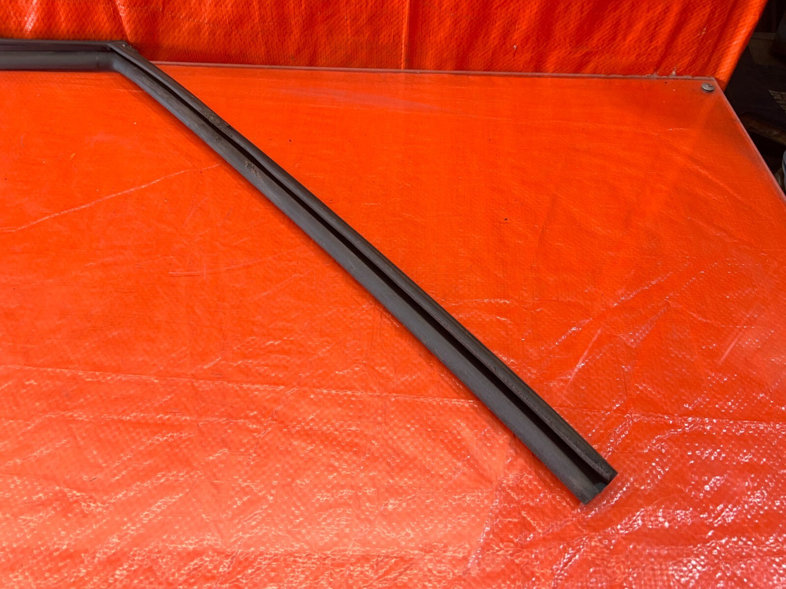 13 18 ACURA RDX   PASSENGER RIGHT FRONT DOOR RUN CHANNEL RUBBER GASKET OEM #1534
