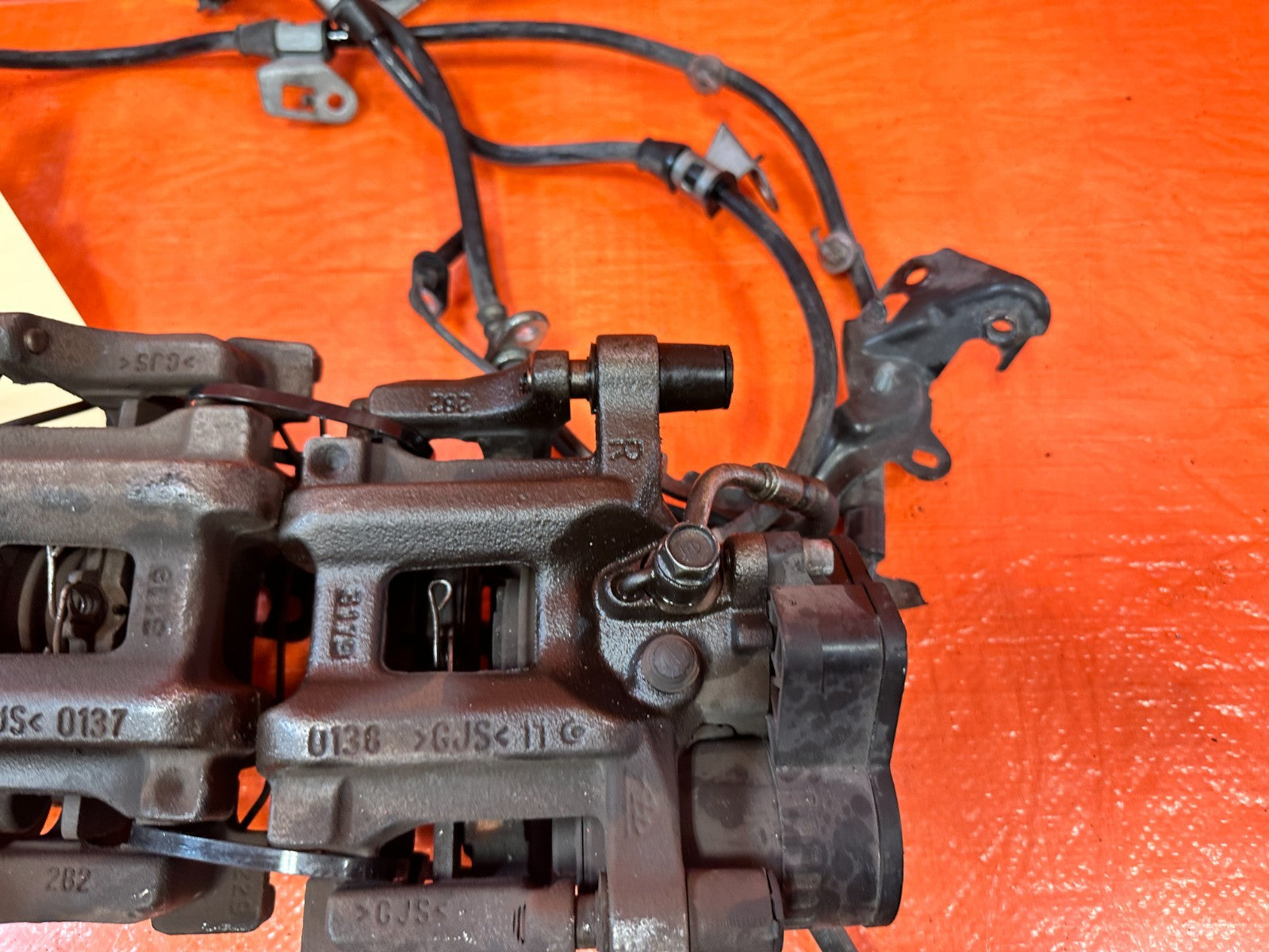2018 HONDA ACCORD REAR BRAKE CALIPERS W/ MOTORS AND ABS WIRES LEFT RIGHT OEM 3247