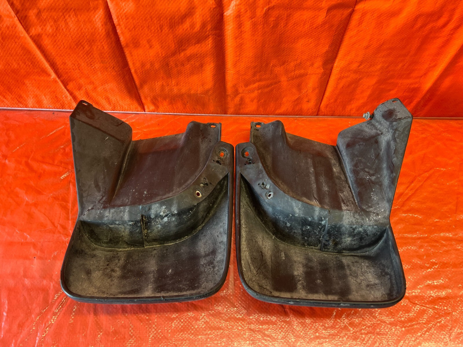 97 01 HONDA CR V CRV   REAR   LEFT & RIGHT   MUD FLAP SET FLAPS OEM FACTORY #12111
