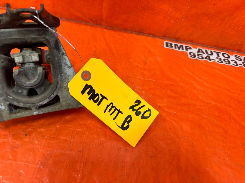 06 11 HONDA CIVIC 1.8L   5 SPEED MANUAL STICK SHIFT TRANSMISSION MOUNT OEM 2604