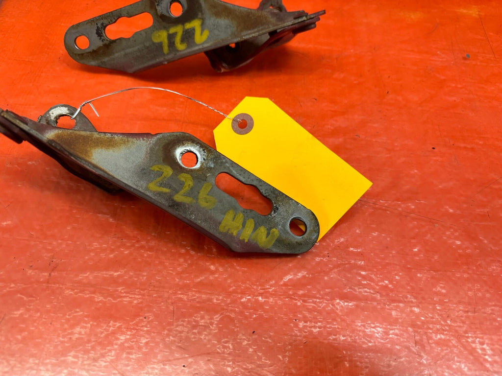 94 01 ACURA INTEGRA   HOOD HINGE SET   LEFT AND RIGHT HINGES   OEM #2261